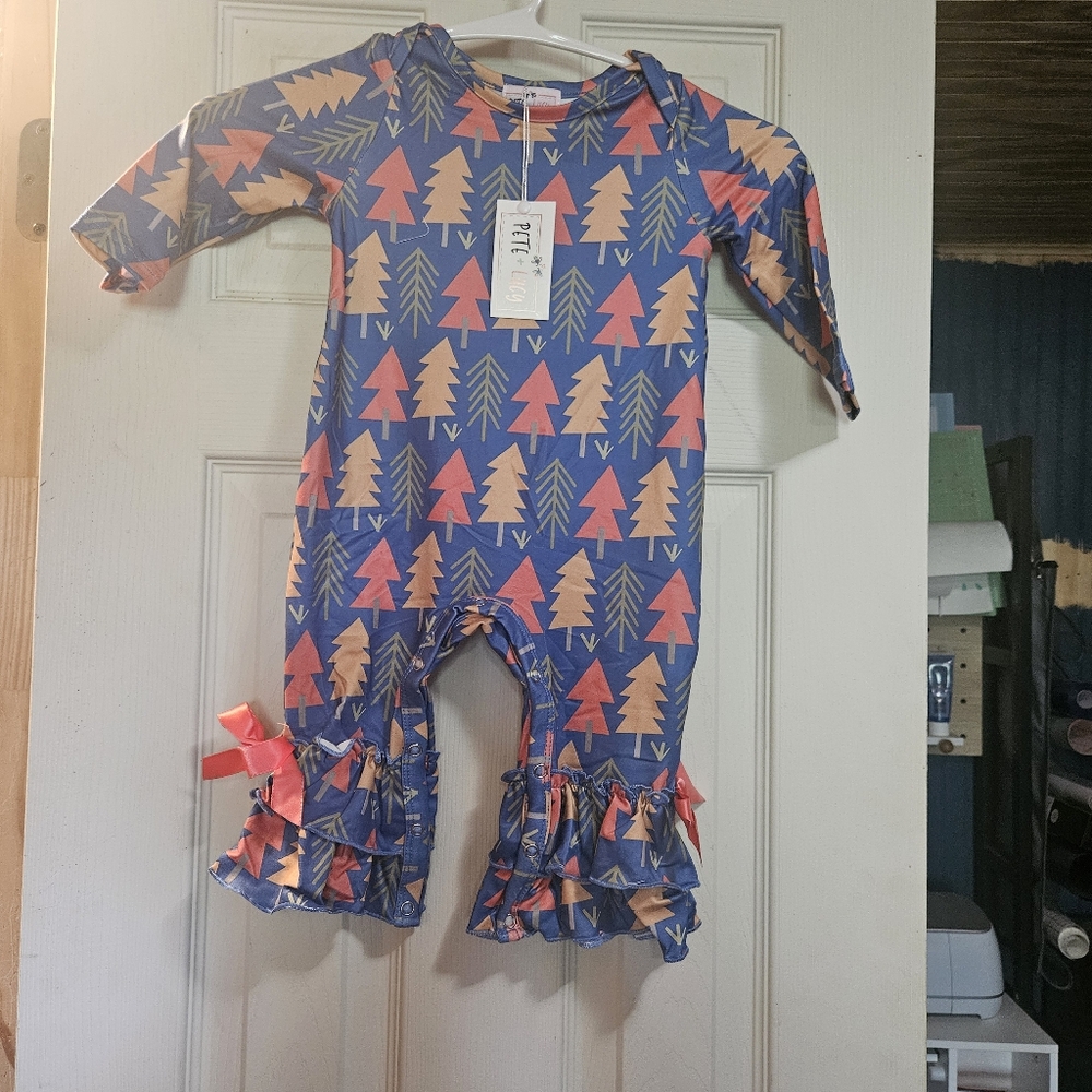 Girls brand new 6-9 month romper